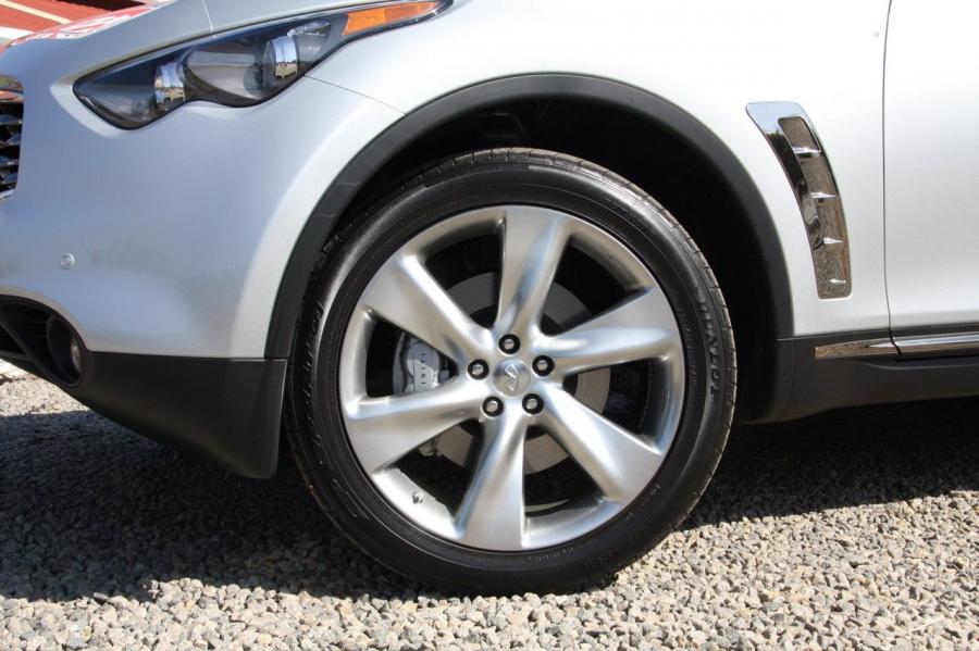  Infiniti FX50 S 2008 года  (фото 21 из 52)